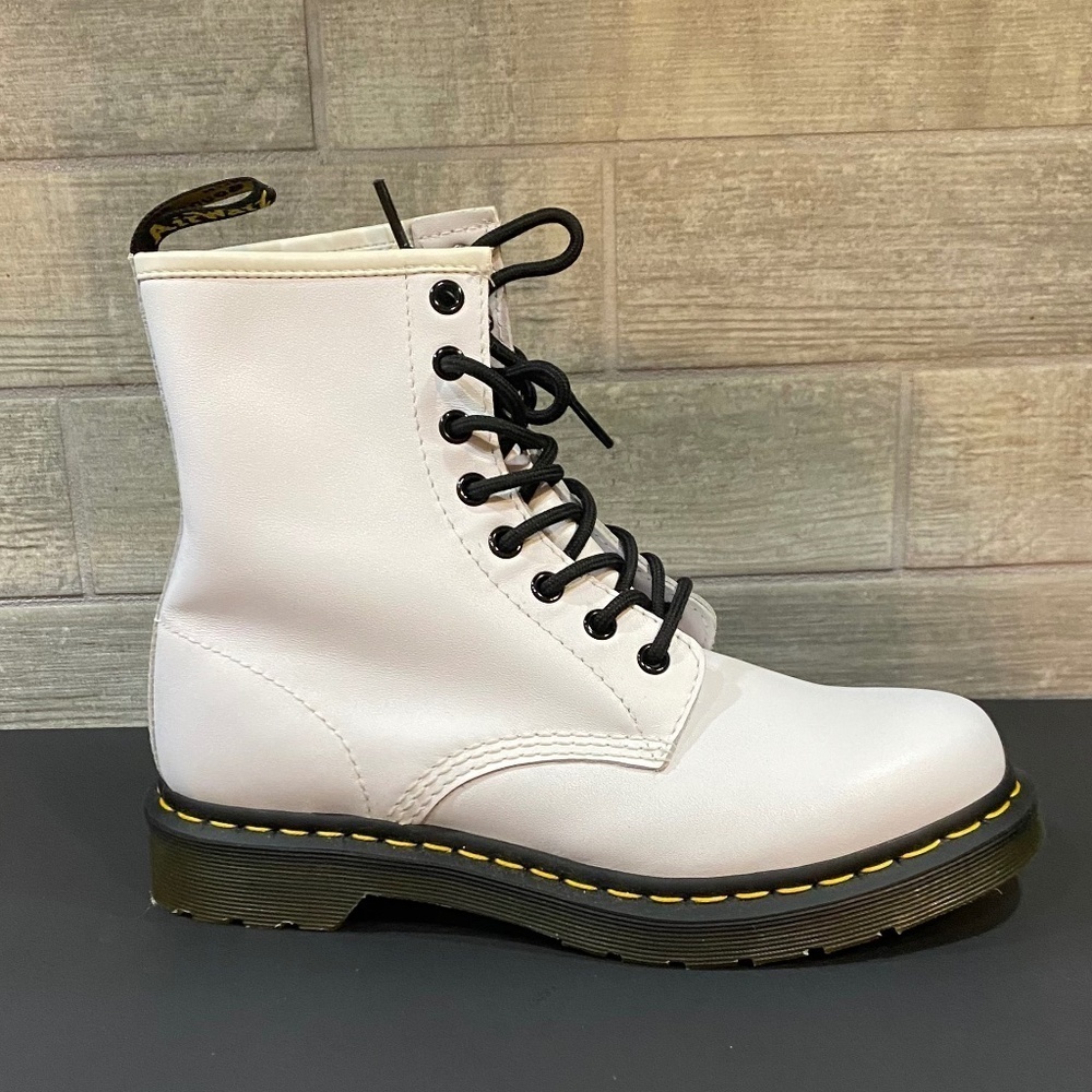 NWOT Dr. Martens 1460 SMOOTH LEATHER LACE UP BOOTS-White- Women's‎ Size 8 - Picture 6 of 12